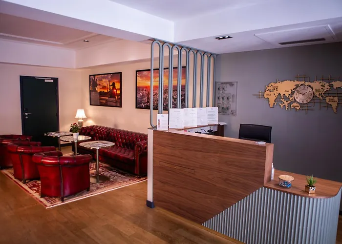 Hotel Monsieur & 4*