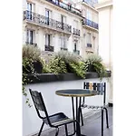 Hotel Monsieur & 4*