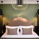 Monsieur & 4* Paris