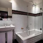 Hotel Monsieur & 4*