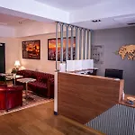 Hotel Monsieur & 4*