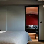 Hotel Monsieur & 4*