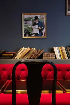 Ξενοδοχείο Monsieur & 4*