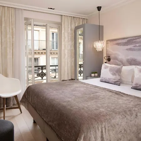 Monsieur & 4* Paris