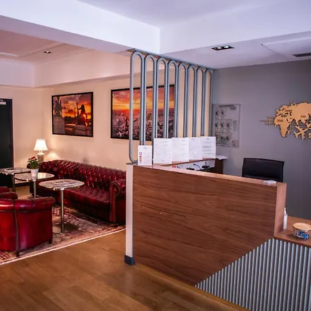 Hotel Monsieur & 4*